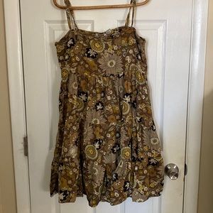 Y2K like sun flowy sun dress